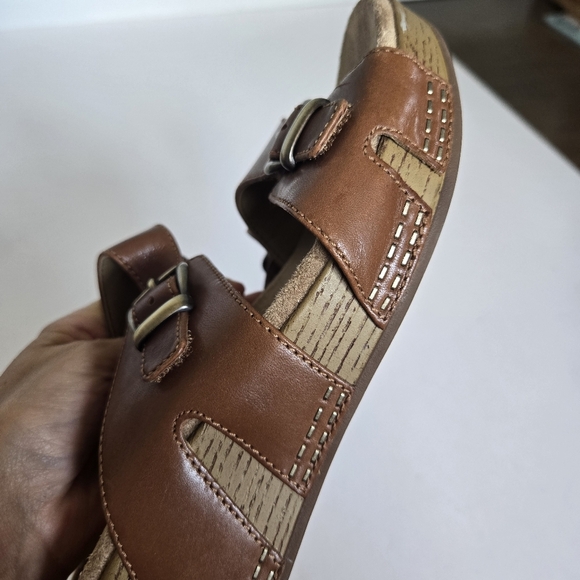 Dansko Leeann Wedge Sandals Tan Leather buckles slip on EU 39 US 8/8.5 - Picture 7 of 7